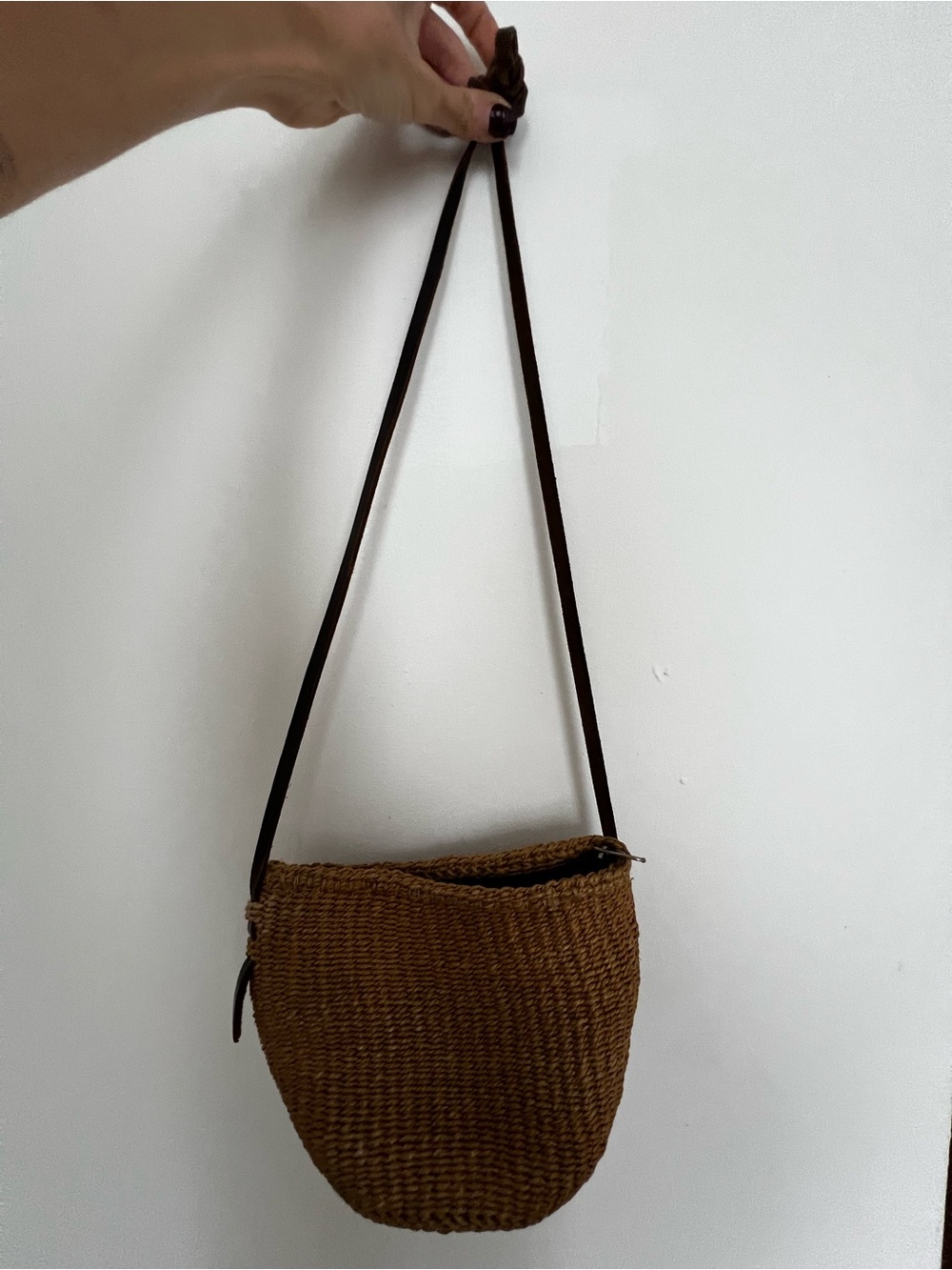 Woven Straw Crossbody Bag in Brown
